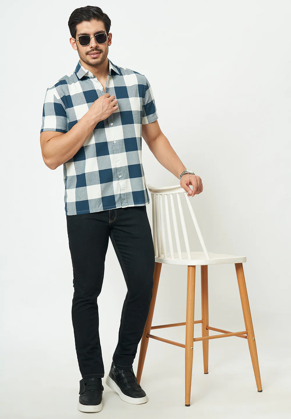 Men Blue White Checks Casual Shirt - Image 4