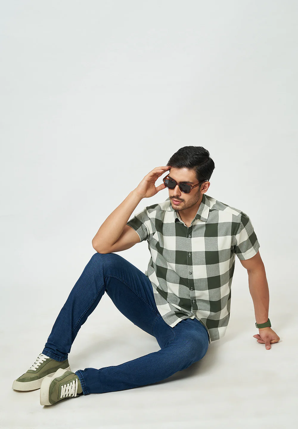 Men Green Checkered Casual Shirt - Image 5