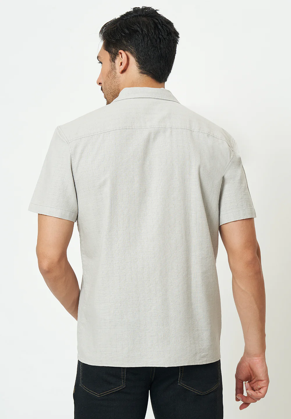 Men Light Grey Solid Casual Shirt - Image 2